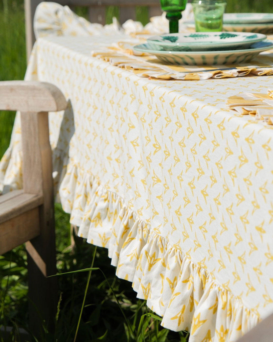 Daffodil Papaya Ruffle Tablecloth