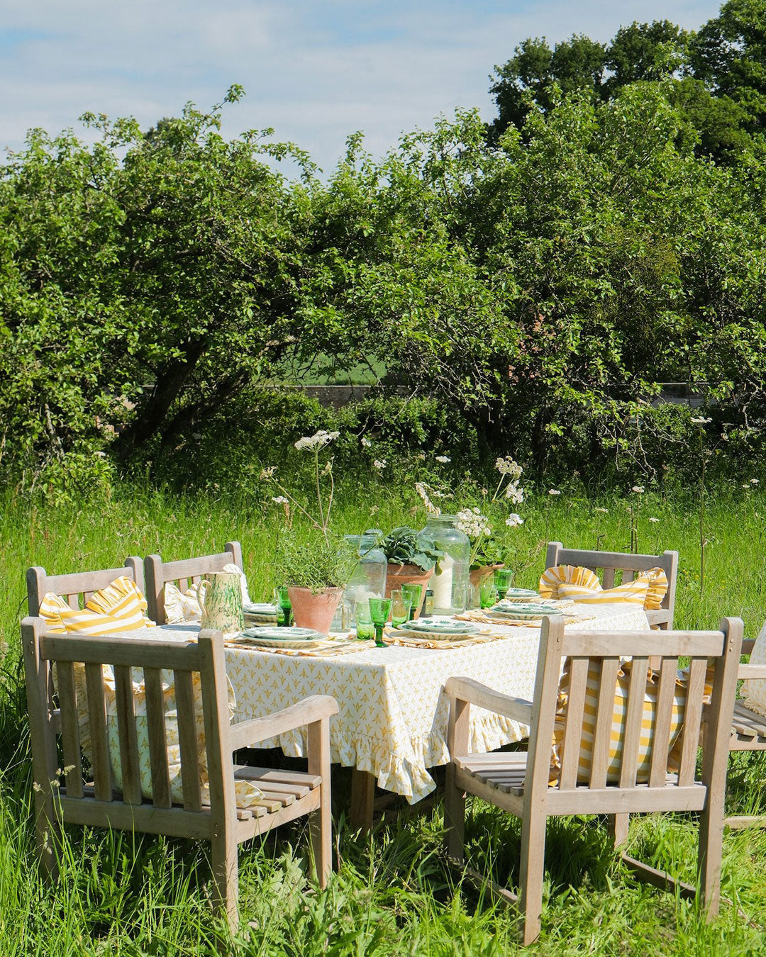 Daffodil Papaya Ruffle Tablecloth