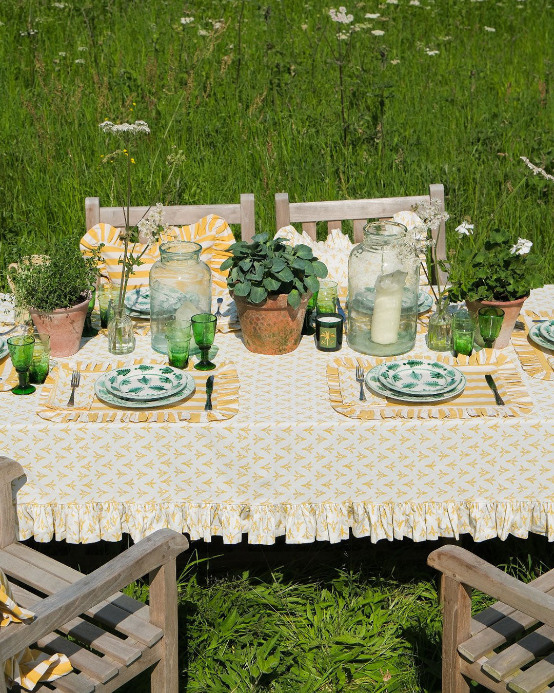 Daffodil Papaya Ruffle Tablecloth